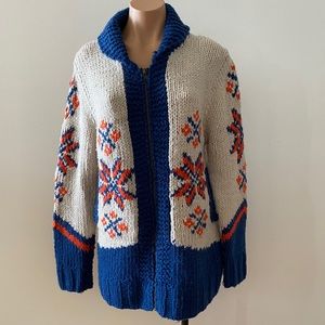 Wool sweater. Size: S/L